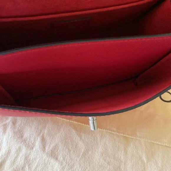 Louis Vuitton Mylockme Chain Bag - Picture 11 of 12